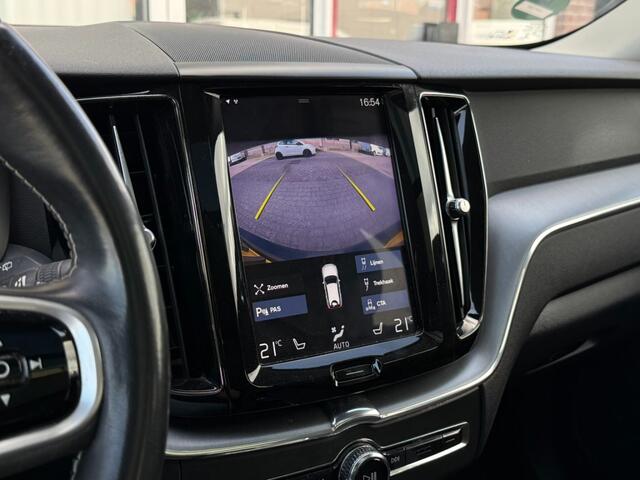 Volvo XC60 2.0 B4 AWD Momentum Pro I Leer I Panorama I Camera I Winterpakket I Trekhaak