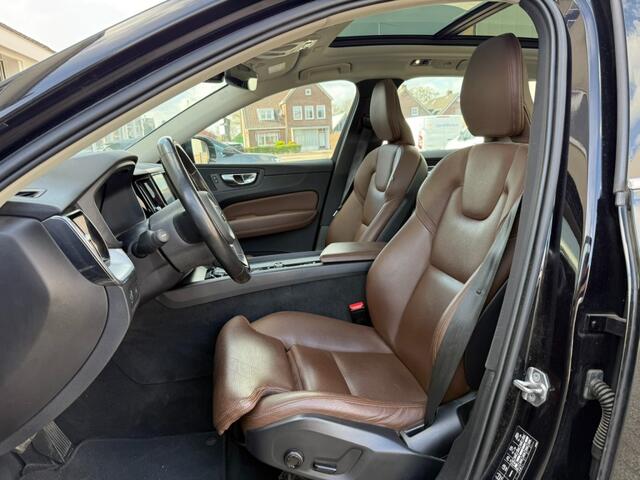 Volvo XC60 2.0 B4 AWD Momentum Pro I Leer I Panorama I Camera I Winterpakket I Trekhaak