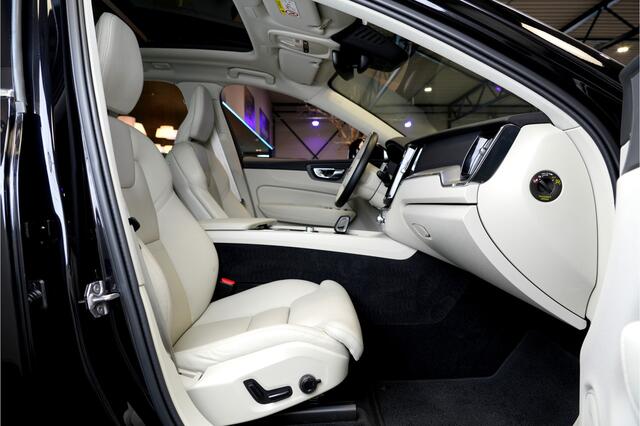 Volvo XC60 2.0 T6 AWD 250kW/340pk Aut8 Recharge Inscription Facelift! PANORAMADAK + ADAPT.CRUISE + STOEL-&STUURVERWARMING + CAMERA + PD-GLASS + GOOGLE DASH + KEYLESS ENTRY&GO + PILOT ASSIST + SUBWOOFER + LANE ASSIST + PARKSENSOREN + 19" LM-VELGEN!!