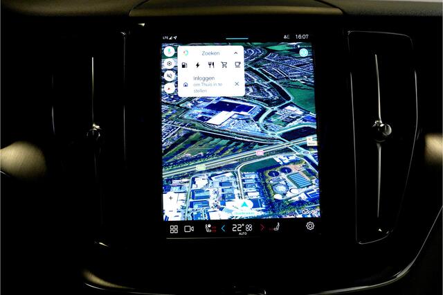 Volvo XC60 2.0 T6 AWD 250kW/340pk Aut8 Recharge Inscription Facelift! PANORAMADAK + ADAPT.CRUISE + STOEL-&STUURVERWARMING + CAMERA + PD-GLASS + GOOGLE DASH + KEYLESS ENTRY&GO + PILOT ASSIST + SUBWOOFER + LANE ASSIST + PARKSENSOREN + 19" LM-VELGEN!!