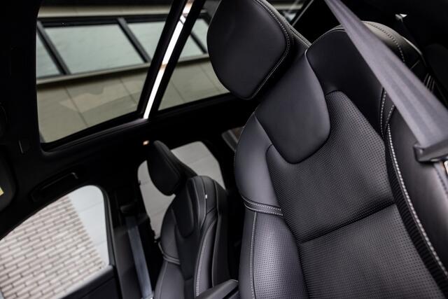 Volvo XC60 2.0 T6 AWD Black Edition | B&W | Massage | Trekhaak |