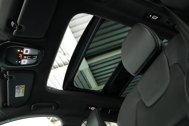Volvo XC60 2.0 T8 Plug-in hybrid AWD Ultra Black Edition Panorama / Opendak / B&W /ACC / Pilot assist