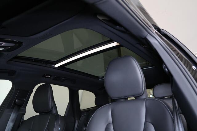 Volvo XC60 T6 Recharge AWD Ultra Black Edition - Panorama/schuifdak - Luchtvering - IntelliSafe Assist & Surround - 360º Camera - Bowers & Wilkins audio - Adaptieve LED koplampen - Verwarmde voorstoelen, stuur & achterbank - Parkeersensoren voor & achter - Elektr. b