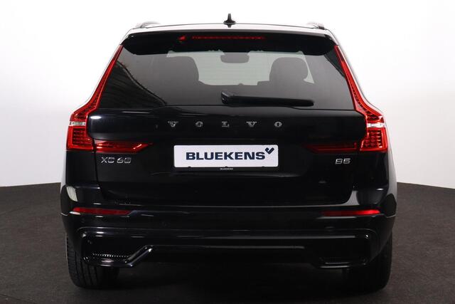 Volvo XC60 B5 250pk R-Design - Intellisafe Assist - Bowers & Wilkins audio - Geventileerd Nappa leder - Elektr. bedienb. voorstoelen met geheugen - Verwarmbare voorstoelen & stuurwiel - Achteruitrijcamera - Parkeersensoren voor & achter - Adaptieve LED koplampen - E