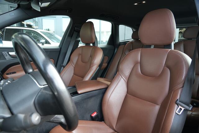 Volvo XC60 2.0 T5 Momentum 251pk Navigatie/Trekhaak/Stoelverwarming