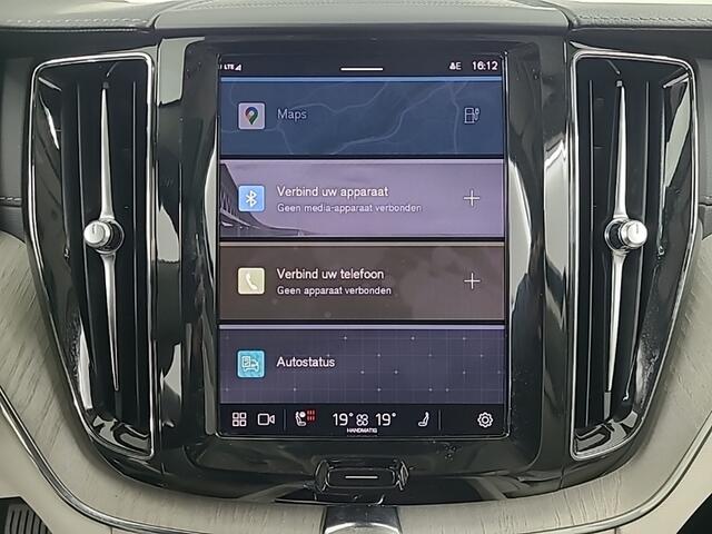 Volvo XC60 2.0 T8 PHEV AWD Ultimate Bright BOMVOL | TREKH. | BOWERS & WILKINS | PANO | LEER