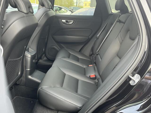 Volvo XC60 2.0 T6 Plug-in hybrid AWD Plus Dark 360 CAMERA| HARMAN KARDON| ACHTERBANK VERWARMD| PANO| VOORSTOELEN + STUUR VERWARMD| ELEKTRISCHE STOELEN MET MEMORY| ELEKTRISCHE ACHTERKLEP| DEALER OH. NET ONDERHOUD GEHAD|