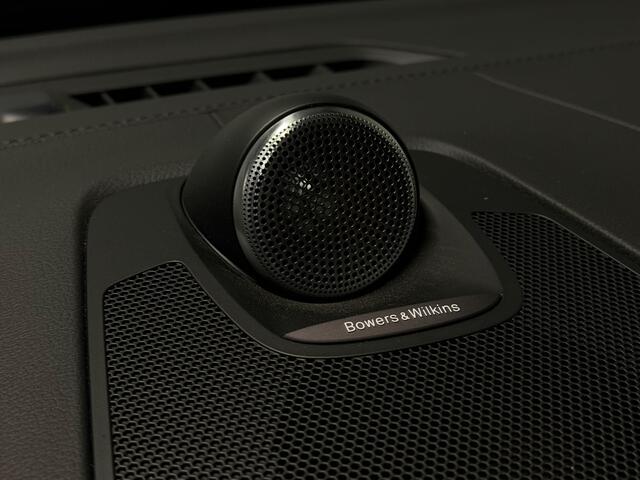 Volvo XC60 2.0 T8 Plug-in hybrid AWD Ultimate Bright Panodak Bowers&Wilkins Luchtvering 360 Camera Leder