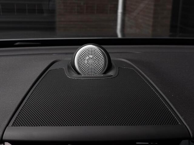 Volvo XC60 2.0 Recharge T8 AWD R-Design | B&W | PANO | 21" | HUD | Memory |