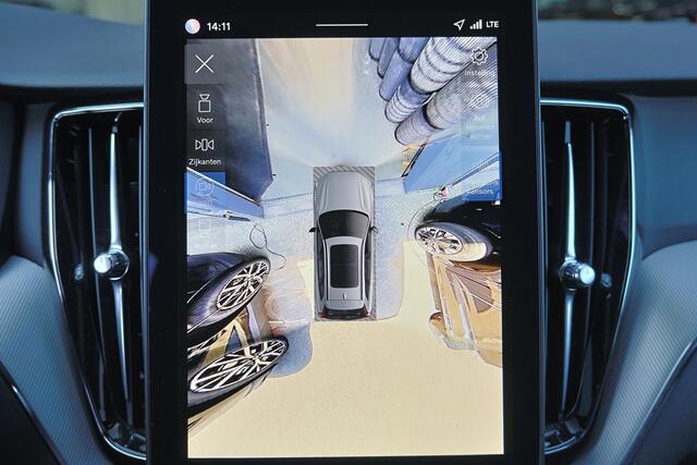 Volvo XC60 T8 Recharge AWD Plus Black Edition - Panorama/schuifdak - IntelliSafe Assist & Surround - 360º Camera - Harman/Kardon audio - Adaptieve LED koplampen - Verwarmde voorstoelen, stuur & achterbank - Parkeersensoren voor & achter - Elektr. bedienb. voorstoele