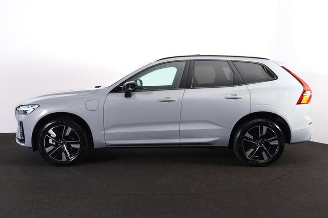 Volvo XC60 T6 Recharge AWD Plus Dark - Panorama/schuifdak - IntelliSafe Assist & Surround - 360º Camera - Harman/Kardon audio - Verwarmde voorstoelen, stuur & achterbank - Parkeersensoren voor & achter - Elektr. bedienb. voorstoelen met geheugen - Head up display - 
