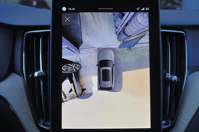 Volvo XC60 T6 Recharge AWD Plus Dark - Panorama/schuifdak - IntelliSafe Assist & Surround - 360º Camera - Harman/Kardon audio - Verwarmde voorstoelen, stuur & achterbank - Parkeersensoren voor & achter - Elektr. bedienb. voorstoelen met geheugen - Head up display - 