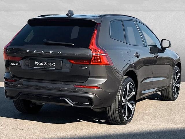 Volvo XC60 2.0 T8 Plug-in hybrid AWD Plus Dark (335kW/455PK) LUCHTV, PANO, ACC, HuD, 21-inch LMV ** Ex VOLVO - 26k Onder NP ** ** INFORMEER OOK NAAR ONZE AANTREKKELIJKE FINANCIAL-LEASE TARIEVEN **