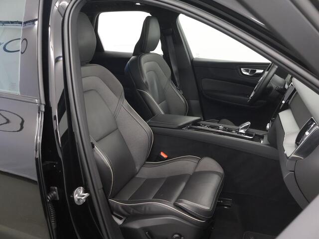 Volvo XC60 2.0 T6 Plug-in hybrid AWD Plus Dark | Panoramadak | Digitaal Dashboard | Contourstoelen | Stoelverwarming V + A | Camera | DAB | Apple CarPlay/Android Auto | Stuurverwarming | Adaptieve Cruise Control | Ele. kofferdeksel | Ele. verstelbare stoel + geheuge