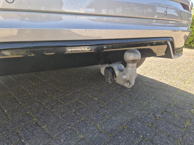 Volvo XC60 2.0 T6 Plug-in hybrid AWD Plus Dark Trekhaak/Panodak/20Inch etc.