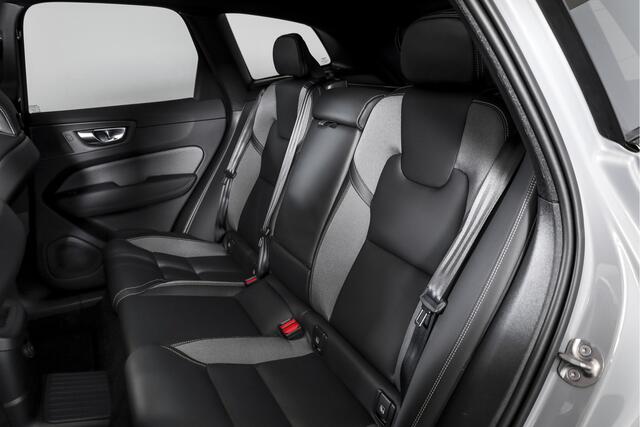 Volvo XC60 2.0 T8 Plug-in hybrid AWD Plus Black Edition - Facelift MY26 | S/K Panodak | Harman/Kardon | Dig.Cockpit | Adapt.Cruise | Stoel-+Stuurverw. | Elek. stoelen | Camera | NAV+App.Connect | ECC | LM 21" | 6030