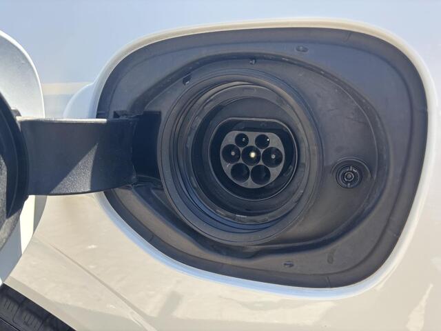 Volvo XC60 2.0 T6 Plug-in hybrid AWD R-Design | Panoramadak | Standkachel | Harman Kardon audio | Stoelverwarming / koeling