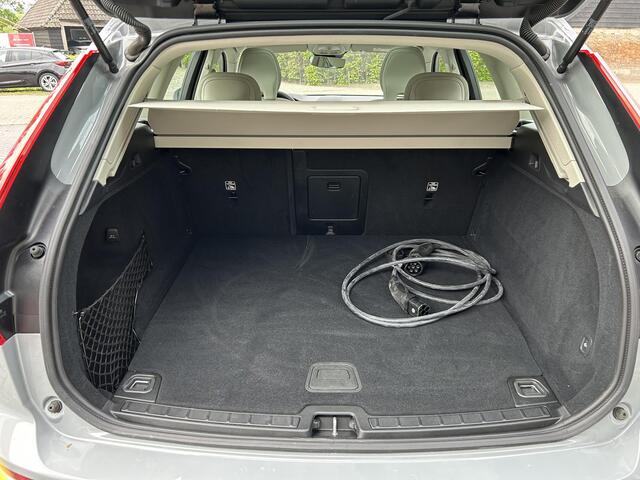 Volvo XC60 2.0 T6 Plug-in hybrid AWD Essential Bright