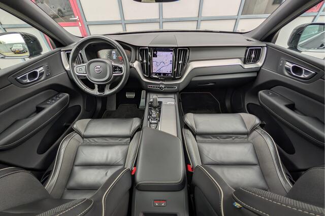 Volvo XC60 2.0 Recharge T6 AWD R-Design Black LED Trekhaak