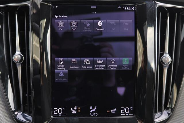 Volvo XC60 T8 Recharge AWD R-Design - Panorama/schuifdak - IntelliSafe Assist & Surround - Harman/Kardon audio - Adaptieve LED koplampen - Parkeercamera achter - Verwarmde voorstoelen, stuur & achterbank - Parkeersensoren voor & achter - Elektr. bedienb. voorstoelen