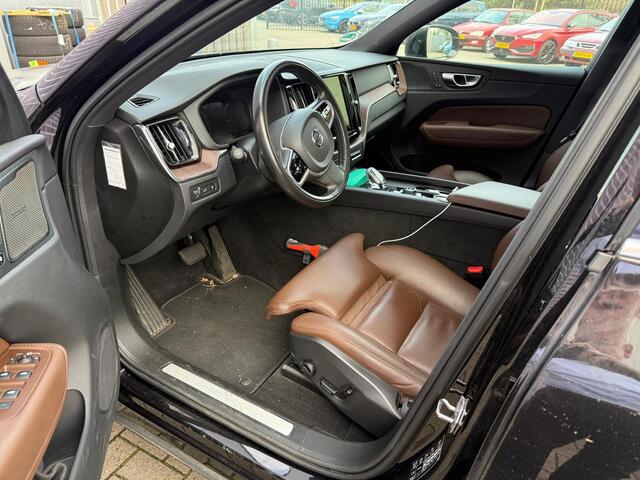 Volvo XC60 2.0 Recharge T6 AWD Inscription | Luchtvering | Trekhaak | Panorama dak | Stoel/stuurverwarming | Harman & Kardon | Adaptieve cruise control |