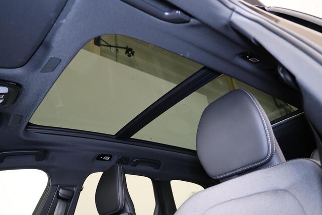 Volvo XC60 T6 Recharge AWD Plus Black Edition - Panorama/schuifdak - IntelliSafe Assist & Surround - 360º Camera - Harman/Kardon audio - Adaptieve LED koplampen - Verwarmde voorstoelen, stuur & achterbank - Parkeersensoren voor & achter - Elektr. bedienb. voorstoele