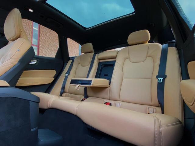 Volvo XC60 2.0 T8 Recharge AWD Ultra Dark