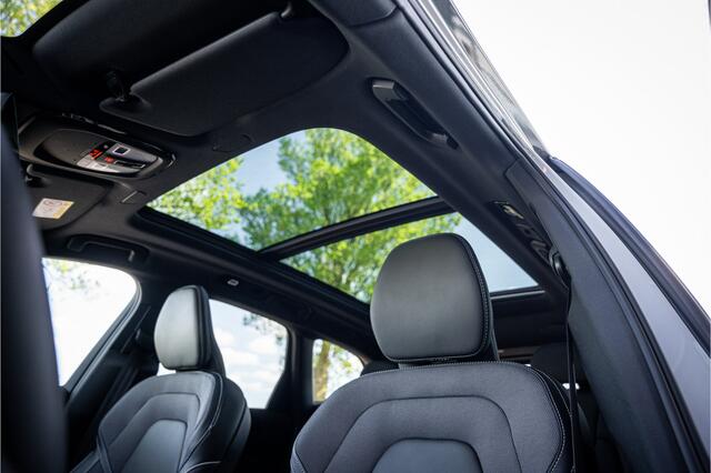 Volvo XC60 2.0 T6 Plug-in hybrid AWD Plus Black Edition **H&K**HUD** **PANODAK**