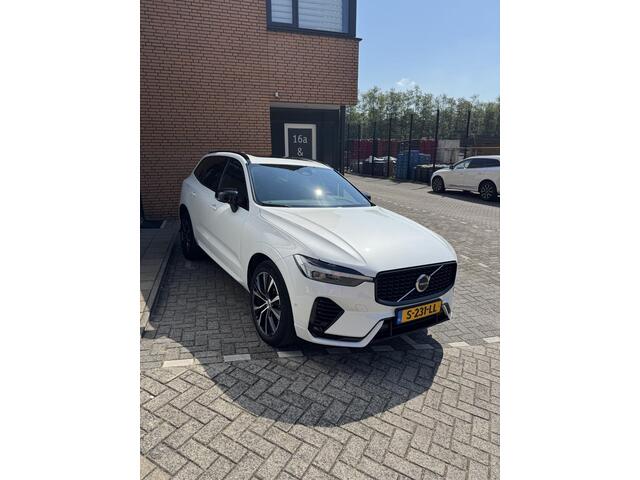 Volvo XC60 2.0 T6 Plug-in hybrid AWD Plus Dark