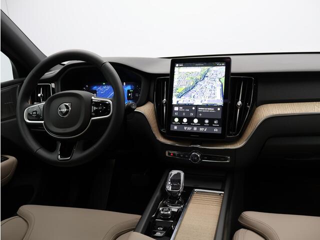 Volvo XC60 T6 350PK Plug-in hybrid AWD Plus Dark / Panoramisch Dak / Head-Up / 360gr Camera / Stuur+Stoel+Achterbank Verwarming / 20" / Elekt. Verstelbare Stoelen / Alarm / Extra Getint Glas /