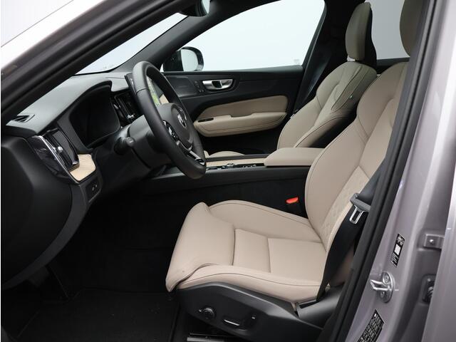 Volvo XC60 T6 350PK Plug-in hybrid AWD Plus Dark / Panoramisch Dak / Head-Up / 360gr Camera / Stuur+Stoel+Achterbank Verwarming / 20" / Elekt. Verstelbare Stoelen / Alarm / Extra Getint Glas /