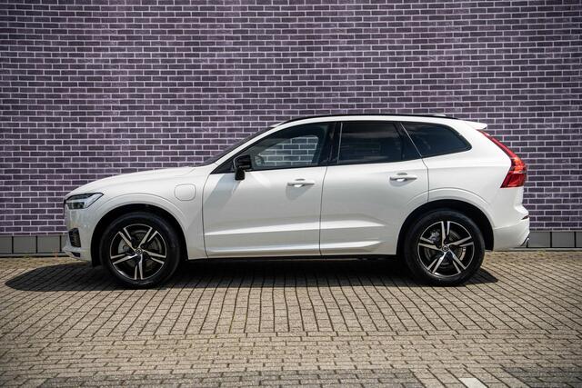 Volvo XC60 2.0 T6 Recharge AWD R-Design | Plug-in Hybrid (PHEV) | Achteruitrijcamera | Stoelverwarming | Navigatie | Apple Carplay | Android Auto | Sportstoelen | Panoramadak | Keyless Entry | BLIS | Cruise Control Adaptief