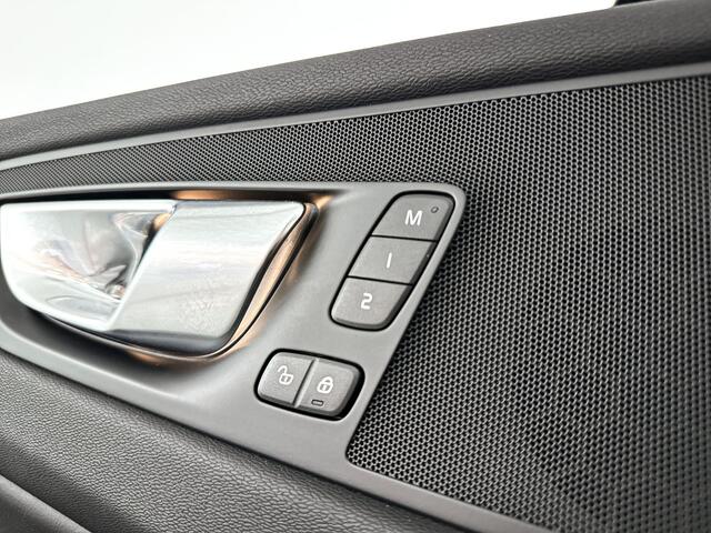 Volvo XC60 T6 Plug-in hybrid AWD Plus Dark | Panoramadak | 360° camera | Stoel- en Stuurverwarming | Trekhaak