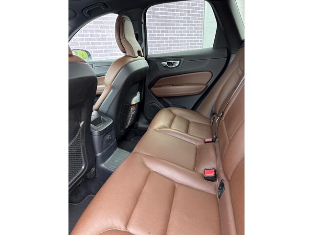 Volvo XC60 2.0 Recharge T6 AWD Inscription | Plug-in Hybrid (PHEV) | Trekhaak | Panoramadak | Elektrisch Verstelbare Voorstoelen | Achteruitrijcamera | Parkeersensoren | Keyless Entry | Elektrische Achterklep | NavigatieDC |