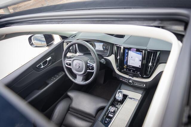 Volvo XC60 2.0 T6 Plug-in Hybrid AWD Inscription | PHEV | Panoramadak | Trekhaak | BLIS | Cruise Control Adaptief | Achtertuitrijcamera | Parkeersensoren | Keyless Entry | Elektrische Achterklep | Navigatie | Apple Carplay | Android Auto