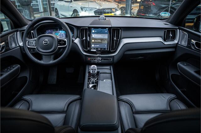 Volvo XC60 T6 Recharge Ultimate Black Edition ** Leer ** B&W ** Four-C luchtvering ** Trekhaak