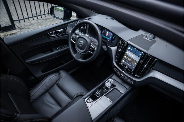 Volvo XC60 T6 Recharge Ultimate Black Edition ** Leer ** B&W ** Four-C luchtvering ** Trekhaak