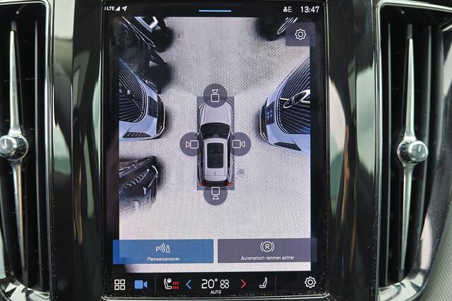 Volvo XC60 T8 Recharge AWD Plus Dark - Panorama/schuifdak - IntelliSafe Assist & Surround - 360º Camera - Harman/Kardon audio - Adaptieve LED koplampen - Verwarmde voorstoelen, stuur & achterbank - Parkeersensoren voor & achter - Elektr. bedienb. voorstoelen met geh