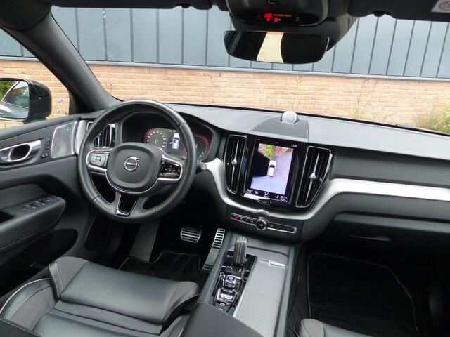 Volvo XC60 Recharge T8 AWD R-Design |360 camera| Trekhaak| B&W Audio| Head-up|