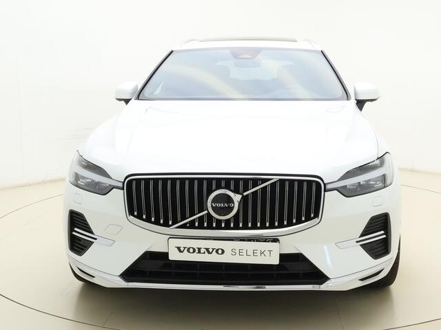 Volvo XC60 T6 Plug-in hybrid AWD Plus Bright | Luchtvering | Schuif/Kantel dak | Sportstoelen | Harmon Kardon |