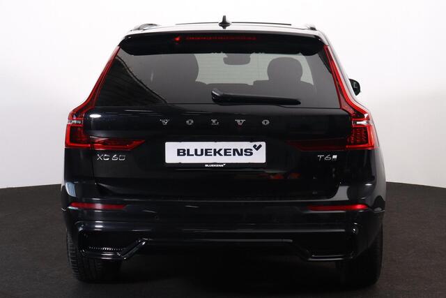 Volvo XC60 T6 Recharge AWD Plus Dark - Panorama/schuifdak - IntelliSafe Assist & Surround - 360º Camera - Harman/Kardon audio - Adaptieve LED koplampen - Verwarmde voorstoelen, stuur & achterbank - Parkeersensoren voor & achter - Elektr. bedienb. voorstoelen met geh
