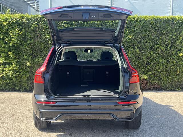 Volvo XC60 T6 Plug-in hybrid AWD Plus Dark | Blis | Elektrische stoelen | Pano dak | Trekhaak | Stuur en Stoel verwarming | Harman Kardon audio | Keyless | 360 camera | Google |