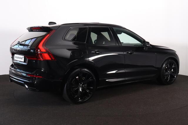 Volvo XC60 T6 Recharge AWD Plus Black Edition - Luchtvering - Panorama/schuifdak - IntelliSafe Assist & Surround - 360º Camera - Harman/Kardon audio - Adaptieve LED koplampen - Verwarmde voorstoelen, stuur & achterbank - Parkeersensoren voor & achter - Elektr. bedie
