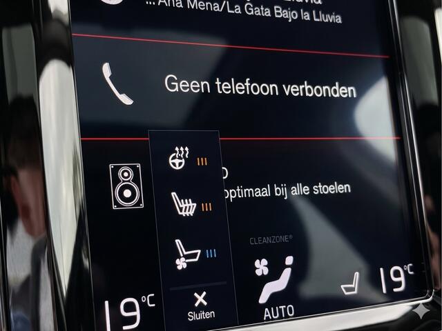 Volvo XC60 2.0 T8 Twin Engine AWD Inscription | Luchtvering | Bowers & Wilkins Audio | Stoelventilatie | Stoelverwarming | Stuurwiel Verwarmd | Head-Up Display