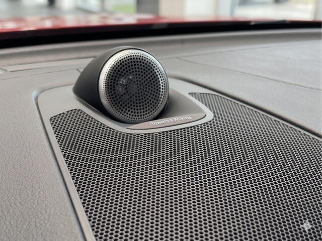 Volvo XC60 2.0 T8 Twin Engine AWD Inscription | Luchtvering | Bowers & Wilkins Audio | Stoelventilatie | Stoelverwarming | Stuurwiel Verwarmd | Head-Up Display
