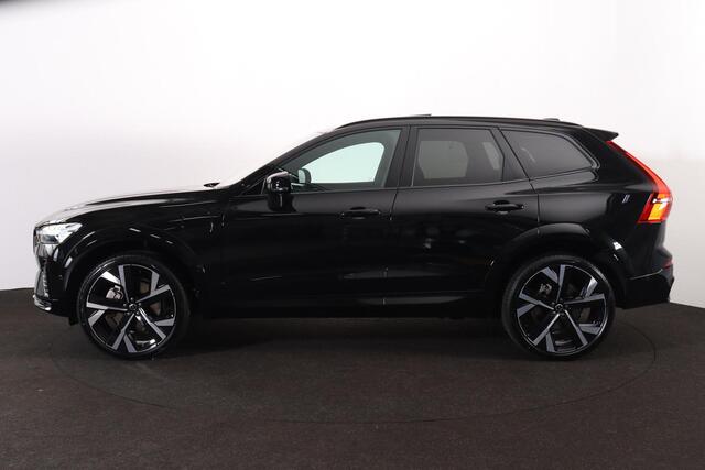 Volvo XC60 T8 Recharge AWD Ultra Black Edition Exec - Luchtvering - Panorama/schuifdak - IntelliSafe Assist & Surround - 360º Camera - Bowers & Wilkins audio - Adaptieve LED koplampen - Verwarmde voorstoelen, stuur & achterbank - Parkeersensoren voor & achter - Elek