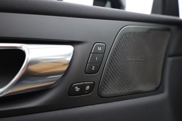 Volvo XC60 T6 Plug-in hybrid Plus Dark | SOH 99.6% | Pano | Stoelventilatie | 360cam | Memory Seats | H&K Audio | Stoel-Stuurverw. | Adapt. Cruise x