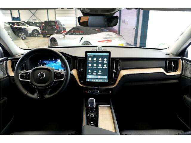 Volvo XC60 2.0 T8 AWD 335kW/456pk Aut8 Recharge Ultra Dark VOL!! LUCHTVERING + BOWERS&WILKINS + PANORAMADAK + BLIS + HEAD-UP + PILOT ASSIST + V&A STOEL-&STUURVERWARMING + ADAPT.CRUISE + GOOGLE DASH&SERVICES + STOELVENTILATIE&-MASSAGE + 360 CAMERA + 22" LM-VELGEN!!