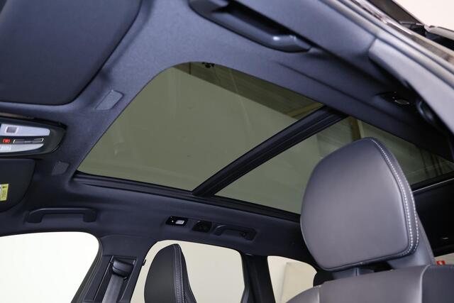 Volvo XC60 T8 Recharge AWD Ultra Black Edition Exec - Luchtvering - Panorama/schuifdak - IntelliSafe Assist & Surround - 360º Camera - Bowers & Wilkins audio - Adaptieve LED koplampen - Verwarmde voorstoelen, stuur & achterbank - Parkeersensoren voor & achter - Elek