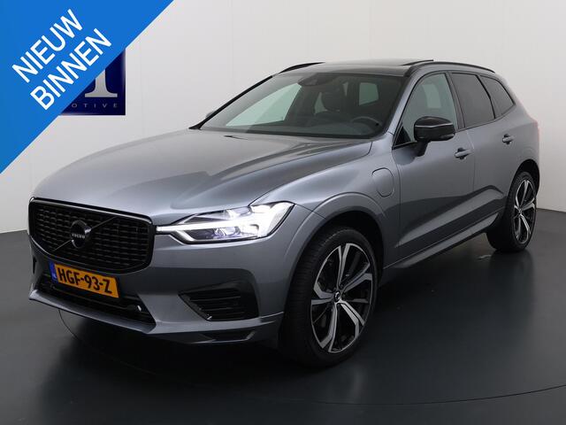 Volvo XC60 2.0 Recharge T8 AWD R-Design PLUG-IN HYBRIDE | SOH 89% | PANORAMADAK | ELEKTR. TREKHAAK | LEDER | CAMERA | HARMAN KARDON | MEMORY SEATS | 21" LMV | WINTERPAKKET STOEL + STUURVERWARMING || RIJKLAAR | 12 MND BOVAG GARANTIE |